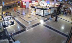 AVM’de Feci Kaza: 3 Yaşındaki Çocuğun Parmağı Koptu