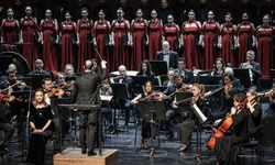 Bursa'nın Fethinin 700. Yılı Konseri'nde 'Yedinci Asrın Neşidesi' ve senfonik mehter seslendirildi