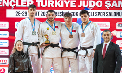 Sakaryalı sporcular madalyaları topladı