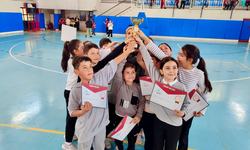 Çocuklar hem yarıştı hem eğlendi