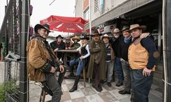 İstanbul'da western hayranlarını buluşturan 'Kovboy Kahvehanesi'