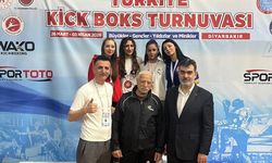 Kickboks Şampiyonası’nda Büyük Başarı: Sporcular Kürsüye Damga Vurdu
