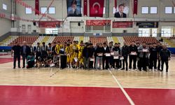Hendek’te futsal şampiyonu Orhangazi Anadolu Lisesi oldu