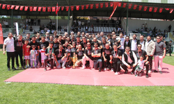 Sapancaspor Şampiyonluk Kupasını Coşkuyla Kaldırdı