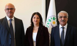 DEM Parti İmralı Heyeti Abdullah Öcalan ile Görüşmek İçin Yola Çıktı