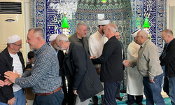Başkan Çelik vatandaşlarla namazda buluştu