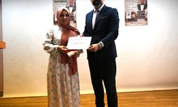 Lapseki'de en çok kitap okuyan veliler ödüllendirildi
