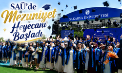 SAÜ’de Mezuniyet Coşkusu