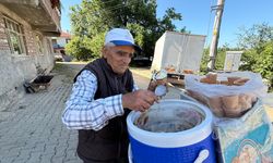 76 Yaşında Köy Köy Gezip Dondurma Satıyor: 56 Yıllık Meslek Aşkı