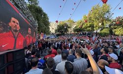 Bursa'da A Milli Futbol Takımı'nın maçı dev ekrandan izlendi