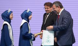 Cumhurbaşkanı Yardımcısı Yılmaz 'Sakarya Hafızlık İcazet Merasimi'nde konuştu