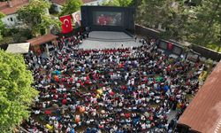 Doğu Marmara ve Batı Karadeniz'de A Milli Futbol Takımı'nın maçı dev ekranlardan izlendi