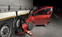 Edirne'de tıra arkadan çarpan otomobilin sürücüsü öldü
