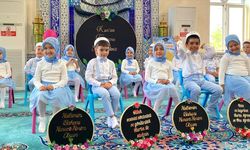 Gelibolu'da minik öğrencilerin 'hatim ve yıl sonu' programı