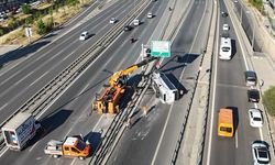 İstanbul'da midibüsün devrilmesi sonucu 12 kişi yaralandı
