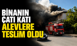 Sakarya’da Binanın Çatı Katı Alevlere Teslim Oldu