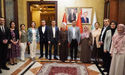 Vekil Çiğdem Erdoğan Cakarta’da Yunus Emre Enstitüsü’nü Ziyaret Etti