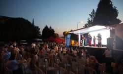 Mutluluk Tırı mahalle mahalle geziyor