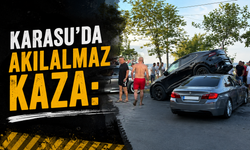 Karasu’da Akılalmaz Kaza: Otomobil Diğer Aracın Üzerinde Asılı Kaldı
