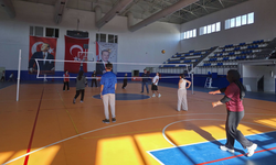 Pamukova’da Gençler Voleybol Sahasında Buluşuyor