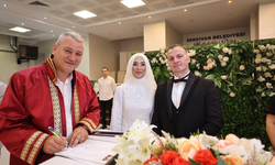 Meral ile Sedat Dünyaevine Girdi