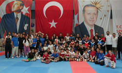 Sakarya’da taekwondo kampı heyecanı: 10 ilden sporcu Erenler’de buluştu