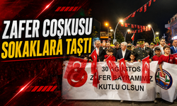 30 Ağustos Coşkusu Fener Alayıyla Taçlandı