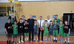 Kocacık gençlerle buluştu!  Voleybol heyecanına ortak oldu