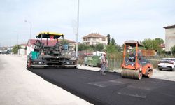Serdivan’da 18. Cadde baştan sona yenilendi! 1100 ton asfalt serildi
