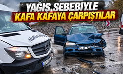 Mudanya’da yağış kazayı beraberinde getirdi: Otomobil minibüsle çarpıştı, 2 yaralı!