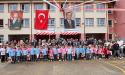Ferizli’de İlköğretim Haftası coşkuyla kutlandı: Öğrencilerden renkli gösteriler