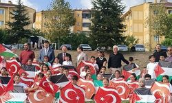Adapazarı’nda anlamlı etkinlik! Filistinli çocuklar için uçurtmalar gökyüzüne bırakıldı