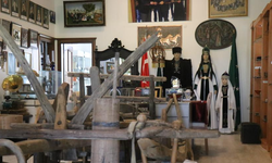 Tavan arasında başlayan merak kültür evine dönüştü