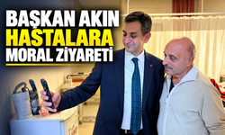 Akın’dan hastanede tedavi gören vatandaşlara moral ziyareti