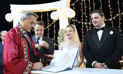 Başkan Alemdar genç çiftin nikahını kıydı