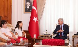 Öğrenci ve Velileri Makamında Ağırladı