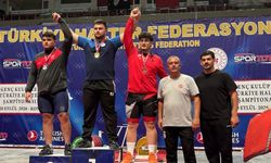 Sakaryalı milli halterci Ömer Gürmeriç Türkiye üçüncüsü oldu!