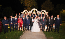Protokol bu düğünde buluştu!