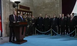 Cumhurbaşkanı Erdoğan Anıtkabir Özel Defteri’ni İmzaladı: “Türkiye Yüzyılı Hedefine Ulaşacağız”