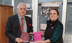 Tuna Arşivini SAÜ Şehir Hafızasına Bağışladı