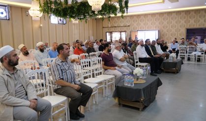 Tarihçi yazar Ahmet Şimşirgil, Sakarya'da konferansa katıldı