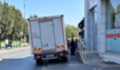 Milli Egemenlik Caddesi’nde Yaya Yolunda İsyan: Market Arabaları Engel Oluyor
