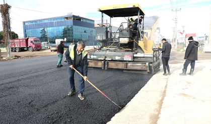 Erenler’de Asfalt Atağı Kozluk Caddesi’nde Sürüyor