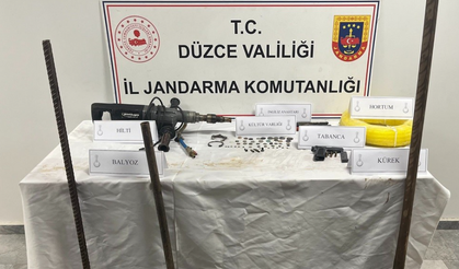 Komşuda Kaçakçılık Operasyonları: 2 Kişi Tutuklandı