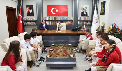 Sakarya’da 23 Nisan’a Özel Temsili Koltuk Devri