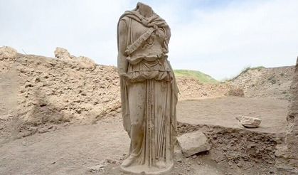 Laodikeia'da 2 metrelik "Athena" heykeli bulundu