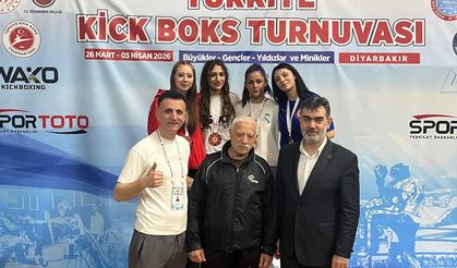 Kickboks Şampiyonası’nda Büyük Başarı: Sporcular Kürsüye Damga Vurdu