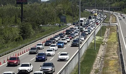 Bolu geçişinde trafik durma noktasına geldi