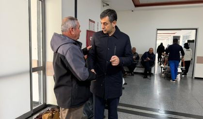 Başkan Akın'dan hastalara moral ziyareti