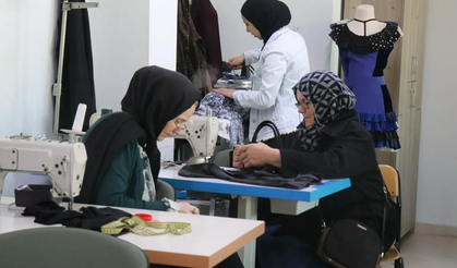 65 Yaşında Dikiş Kursuyla Hayata Tutundu